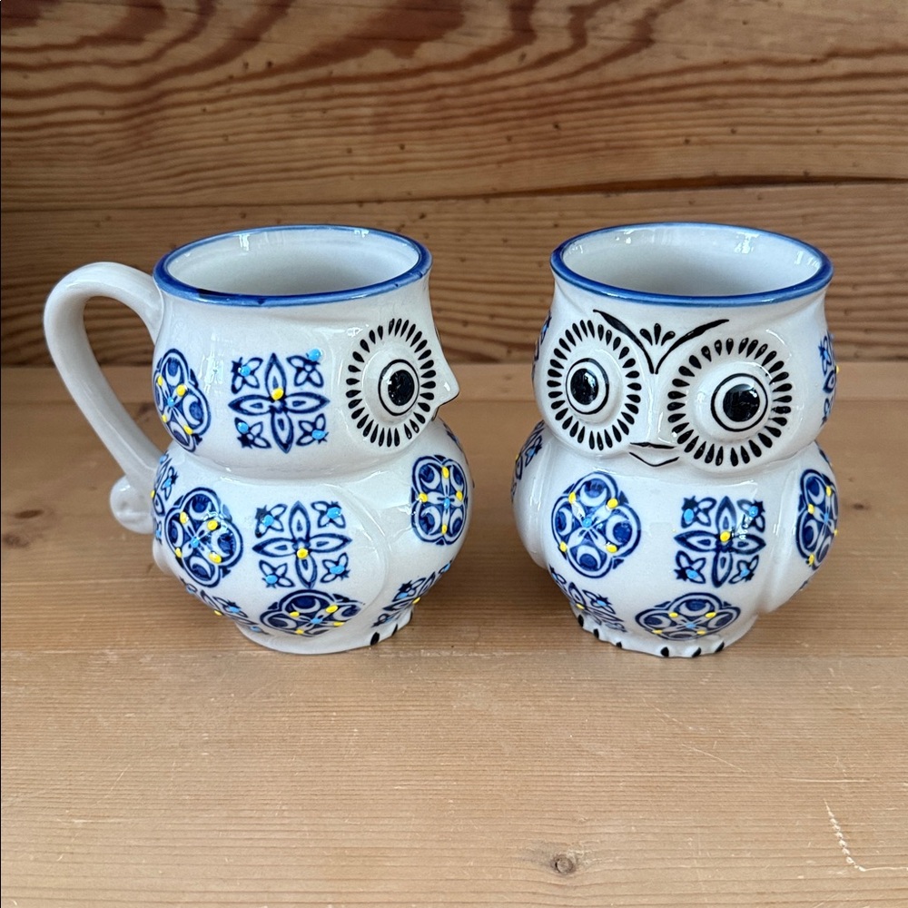Set of 2 Owl Mugs by Yokohama Studio Royal w/ 3-D Embossing